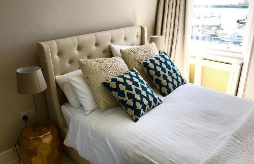 Marina Retreat - Stunning 4 bedroom, 3 bathroom house with harbour views! - Foto 14