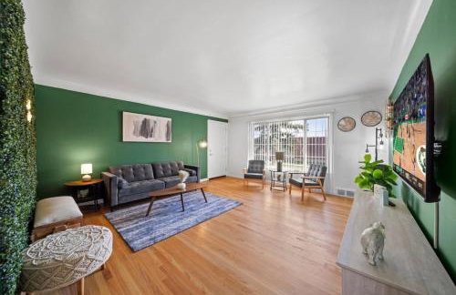 DT Green Haven 4-Bed Sanctuary in Vibrant Loco - Foto 1