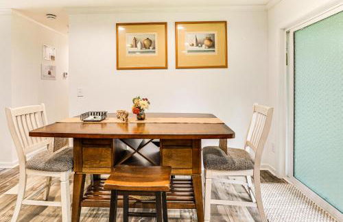 Screened Porch Family-Friendly St Stephen Retreat - Photo 3