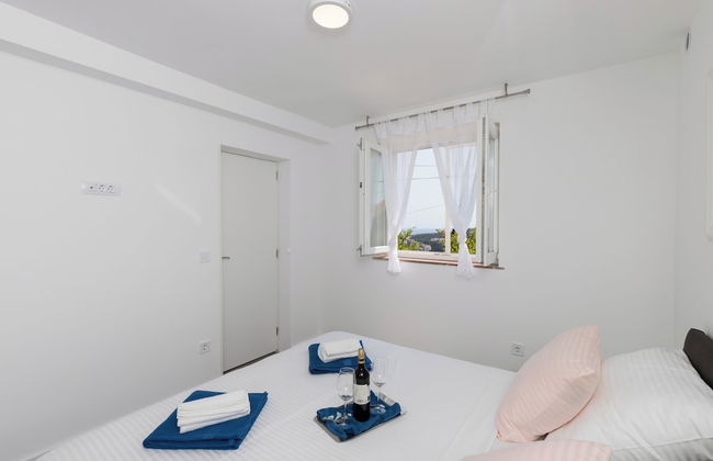 Apartment Semi - Photo 5