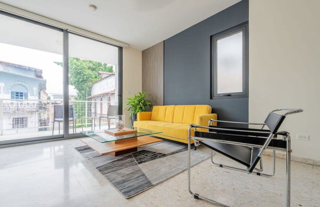 w Classy 1BR in Casco Antiguo - Photo 1