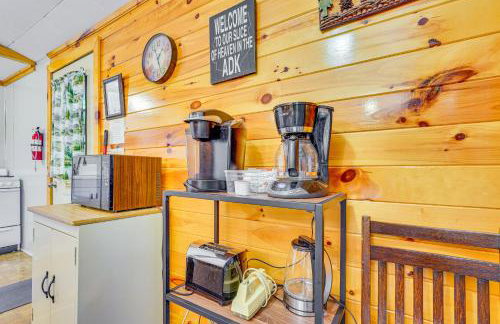 Inlet Lakefront Home Private Dock and Beach Access! - Foto 9