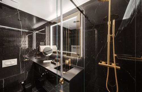 Posh Residence Luxury Suites - Photo 46