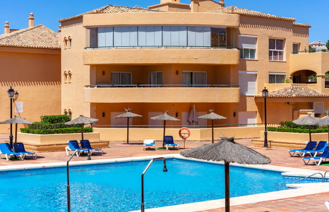 2 bedroom Apartment in Marbella with swimming pool and garden - Photo 12