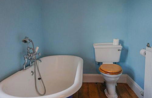 18th-Century Farmhouse with Countryside Views - Foto 42