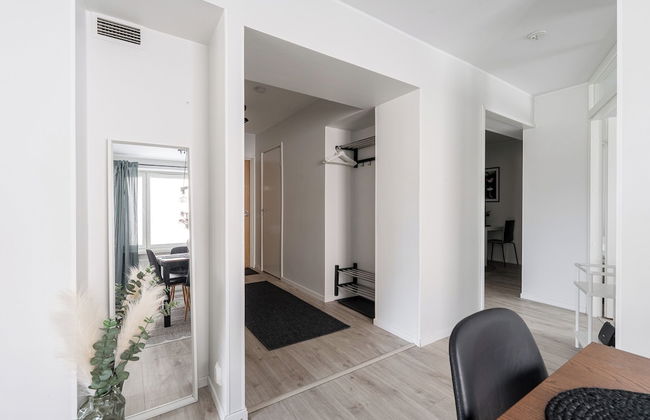 Spacious Downtown Apt with Balcony that Hosts 10 - Foto 6