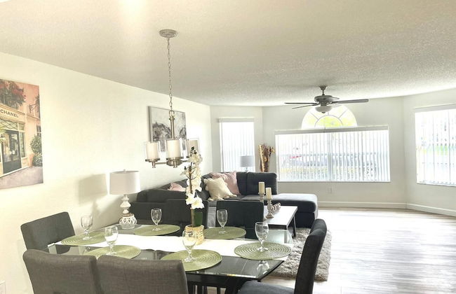 Three Bedroom Apartment #5 -- 5003 LBC -- Vusa Three Bedroom Condo Apartment - Foto 8