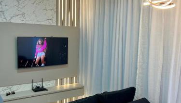 Ap completo a 900m da Vila Germânica com Piscina, Academia, Wi-Fi, Ar, Garagem e Tv no quarto - Foto 5