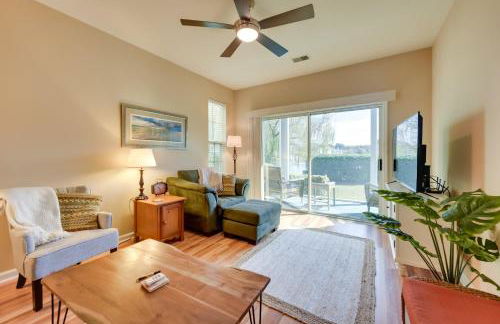 Pond Views and Community Perks Sunset Beach Condo! - Foto 5