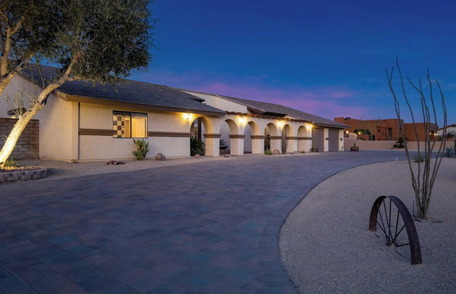 Pool, Sports Court, Game Garage, Fire Pit, & Casita Olivano Ranch by Avantstay - Foto 47