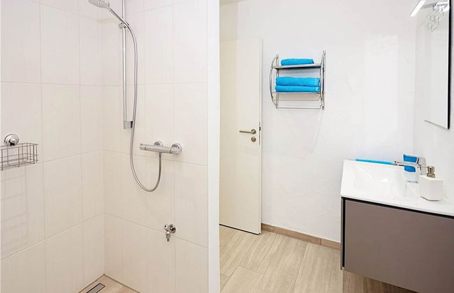 Strotzbusch Forest Hideaway - Photo 11