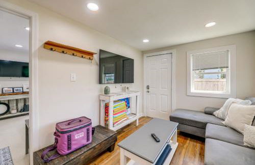 Fenced Yard, Walkable Location Cozy Beaufort Home - Foto 5