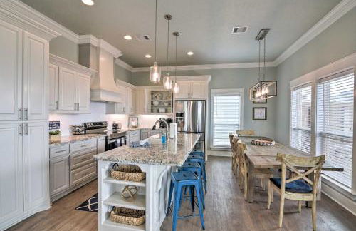 Steps to Crystal Beach Gem with Ocean-View Deck! - Foto 12