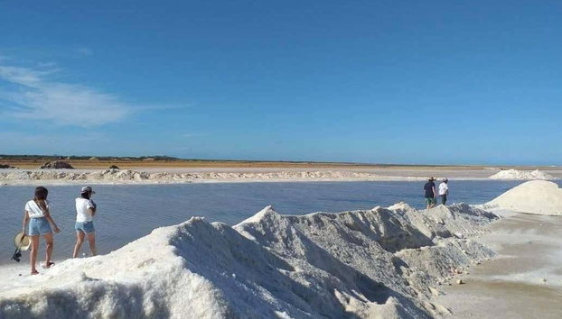 Tour de 2 días por Manaure y el Santuario Los Flamencos - Foto 2, Las salinas de Manaure