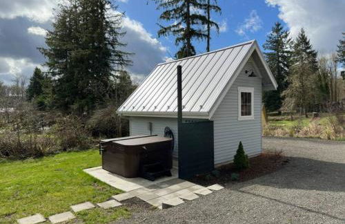 Romantic Cozy Cabin Walk to lake Hot tub Bikes Kayaks Grill - Foto 7