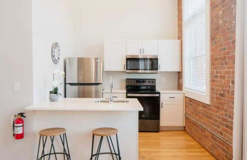 Jennifer's Riverfront Loft State House Views - Foto 3