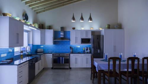 Surf Beach_Santa Barbara Secret Gardens - Photo 3