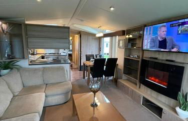 Millfields Holiday Park - Diamond Deluxe - Coastal Caravan Breaks - Foto 1