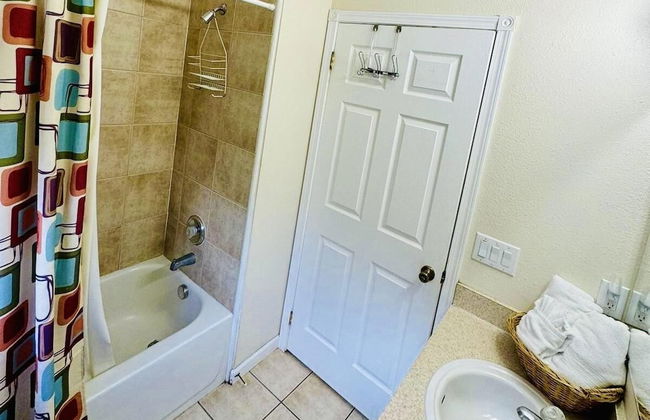 4/3 Vacation Home With Private Pool Located at Formosa Gardens!! - Foto 11