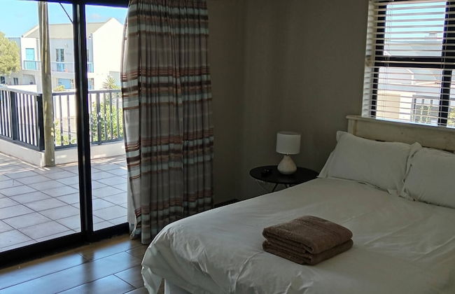 Relax in Style at Ndigo Blue, Langebaan's Coziest Holiday Home - Foto 12