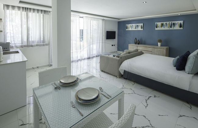 O'Beach Boutique Studios - Photo 25