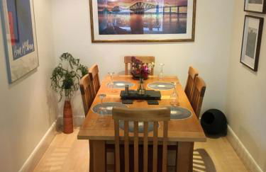 Holyrood Park Apartment - Photo 11