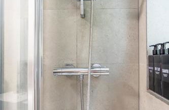 Spacious 2 Bed Flat Sleeps 4 - Foto 8