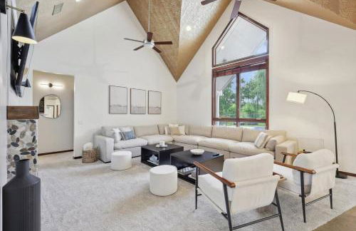 The Perfect Holiday Getaway 5BR 4BA with Pool and Hot Tub - Photo 17