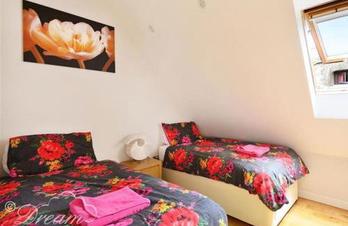 Fossil Barn - Photo 8