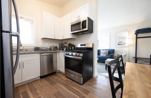 Bright Pacifica Townhouse - Photo 7