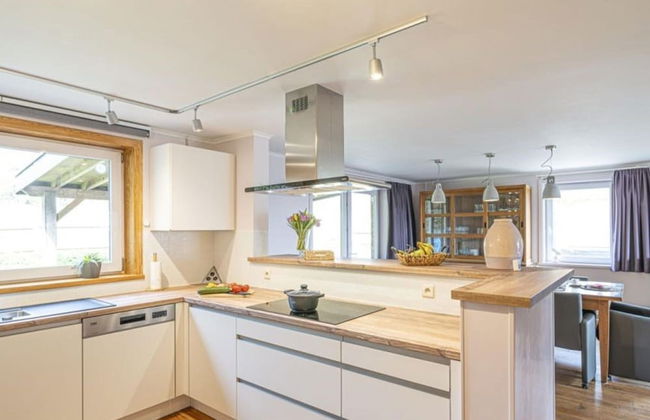 Quiet Villa with Hot Tub & Sauna - Foto 12