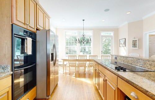 Luxury cottage with pools & multiple decks, 1/2 block to beach - Foto 14