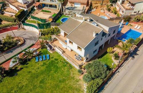 Casa de 2000 m2 Piscina Mar Barbacoa y Felicidad - Foto 5