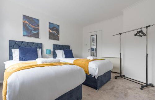 OPK STAYS - Stylish 2 bed Coventry train Station Apt, City Centre, Sleeps 4, FREE Parking, Free Netflix - Foto 10