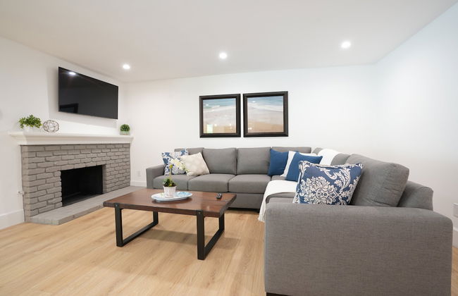 Coming Mid-April 2023! Beautifully upgraded two-story home with backyard oasis - Foto 30