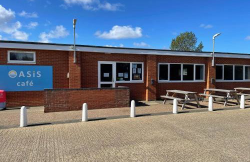 103 Sunbeach South facing 2 bed chalet M and T chalets - Foto 24