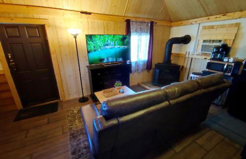 Wolf's Cabin-Walk to Downtown Noblesville - Foto 5