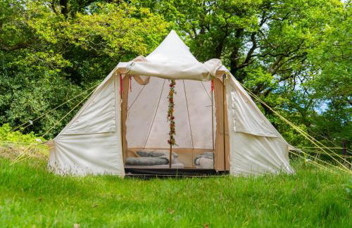 Wood Cabin & 4 Large Bell Tents - Hapus Hideaway - Foto 36