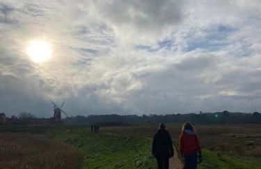 Creative Norfolk Chapel with Piano and Sauna Sleeps 10 - Photo 37