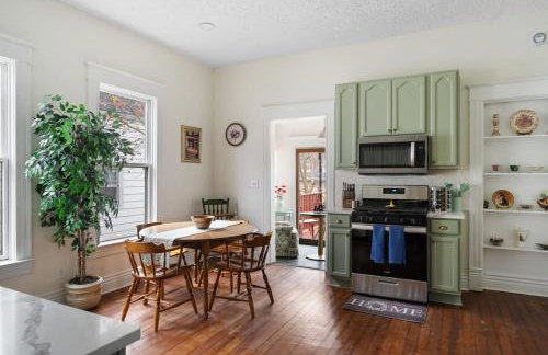 Prime Derby Location - Firepit - Yard - Family Friendly - Foto 15