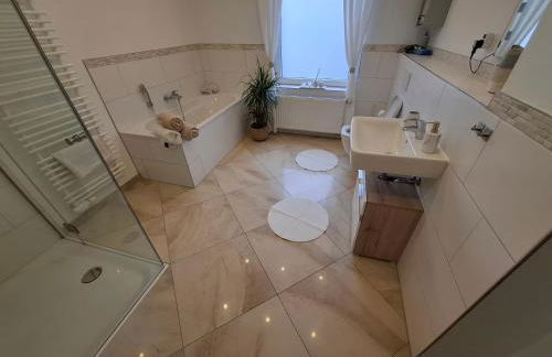 Umgeben von Seen und Wäldern - Foto 7