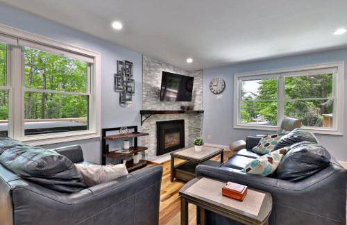 Fun In Fun Out Ski Home - Upper Unit, Renovated 3BR-2BA, Hot Tub, Close to Resort - Foto 2