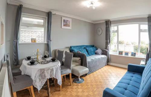 Sunrise Lodge 2-Bedroom Flat EastBeach sleeps 4 - Pass the Keys - Foto 18