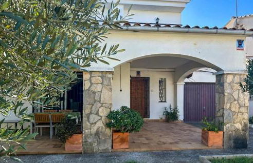 4 Bedroom Lovely Home In Creixell - Foto 1