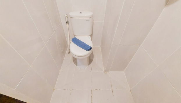 Simply And Homey Studio Apartment At Serpong Garden Apartment - Foto 5, Baño