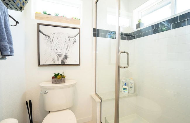 The Beautiful Berkley Homestead Walk to Tennyson - Photo 35