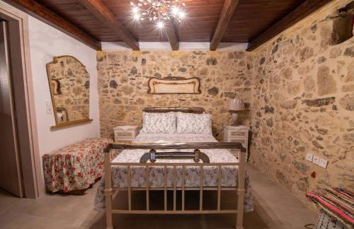 Hercules Traditional Houses - Photo 20