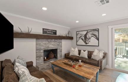 Hidden Oaks Farmhouse by Avantstay Hot Tub, Deck - Foto 18