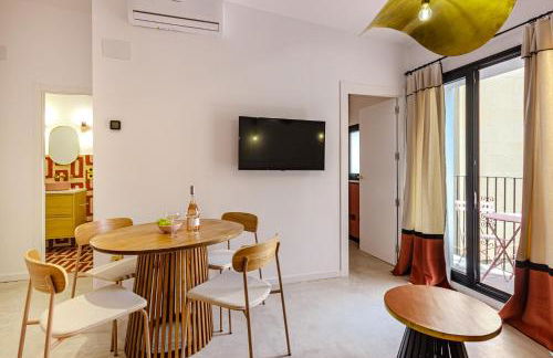 Apartment with exceptional charm in historic center of Alicante - Photo 12