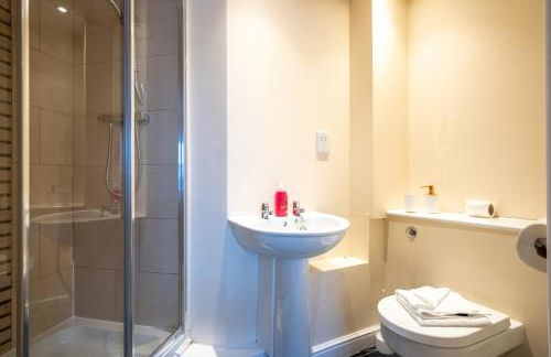 Apartment 9 - Photo 20